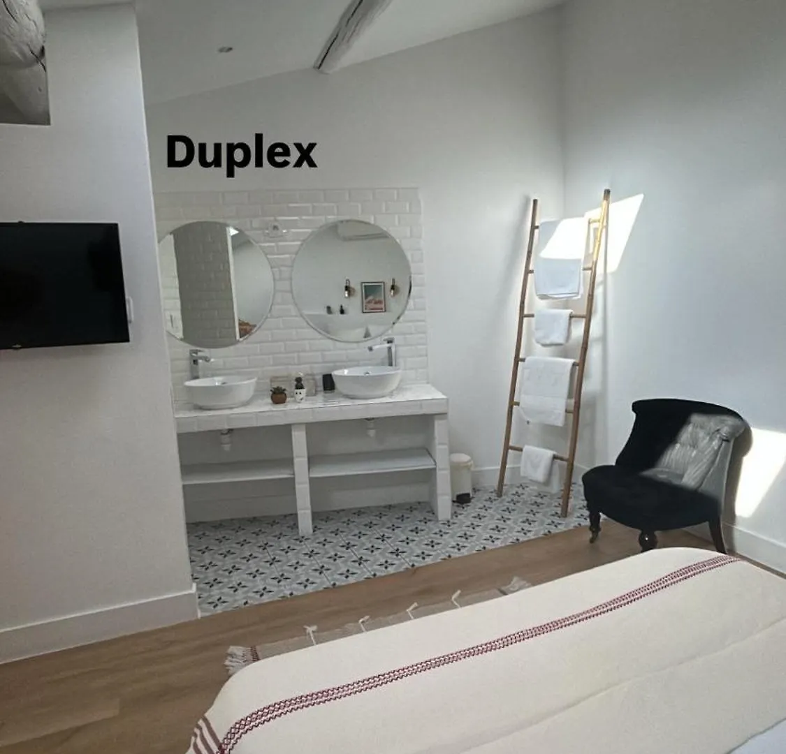מרסיי Sainte Apartments 0*,